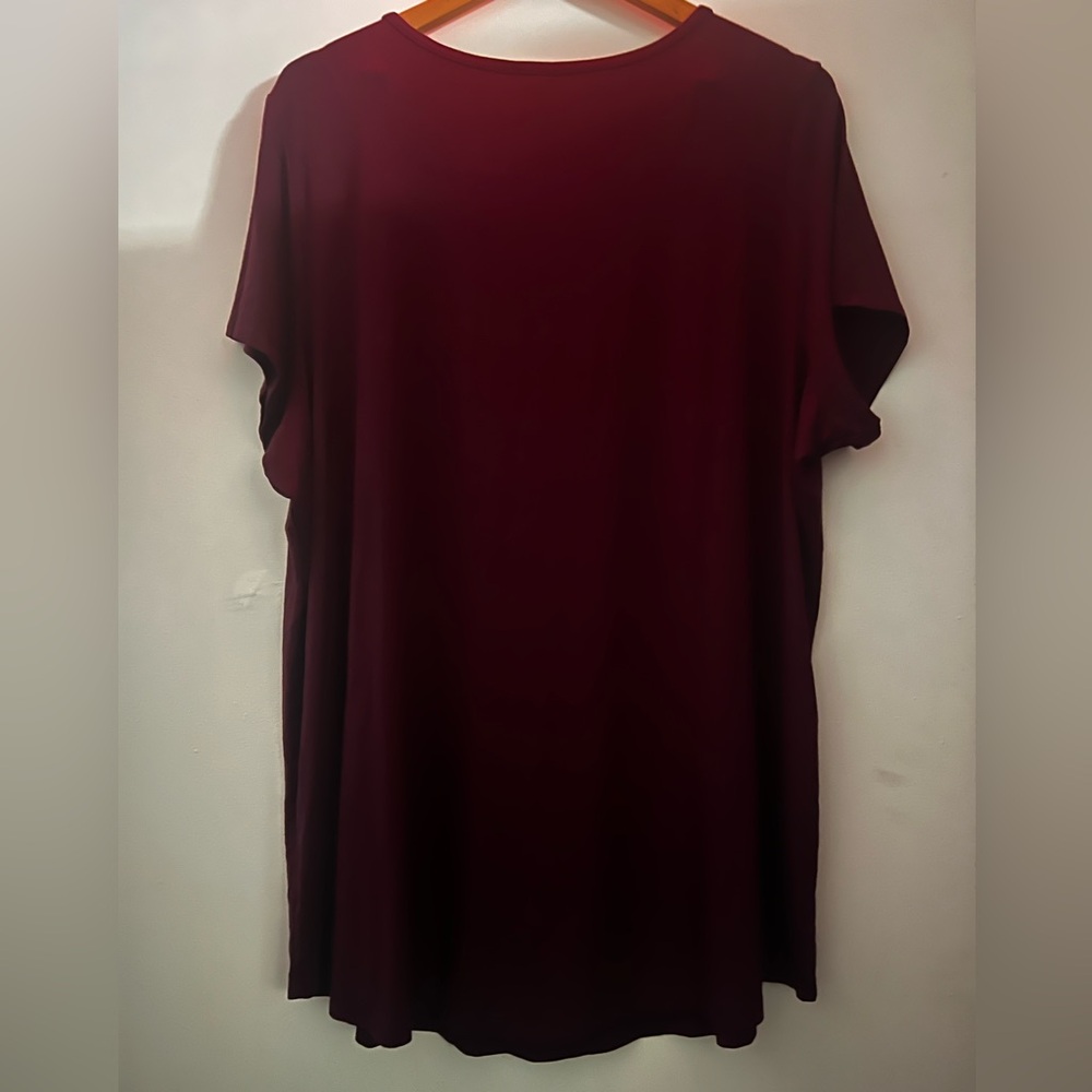 Torrid Burgundy Love Graphic Tee - Picture 11 of 12